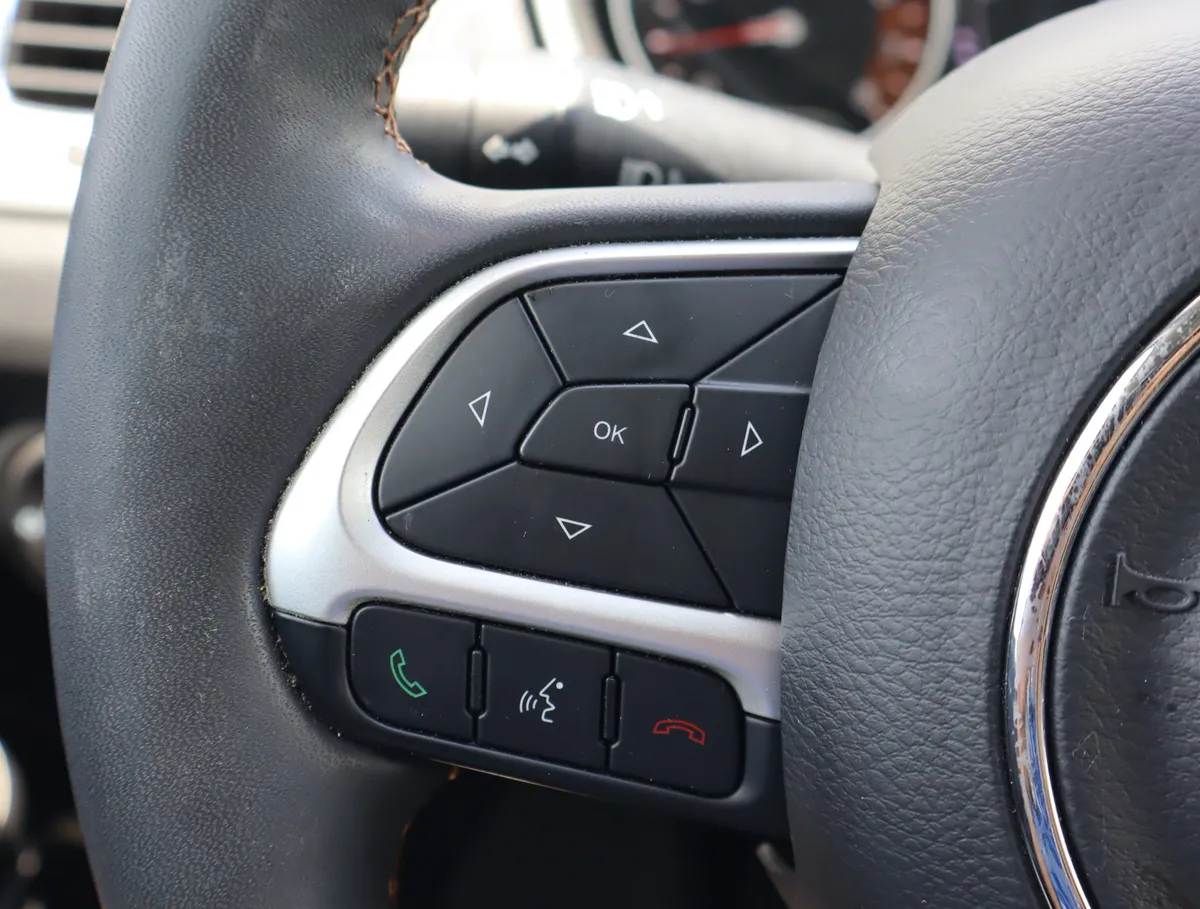 2021 Jeep Compass Latitude thumbnail 18