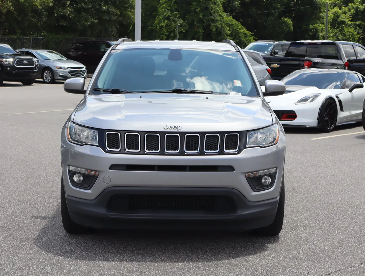 2021 Jeep Compass Latitude thumbnail 2