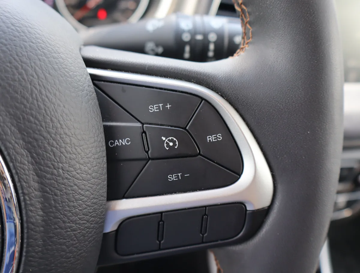 2021 Jeep Compass Latitude thumbnail 20