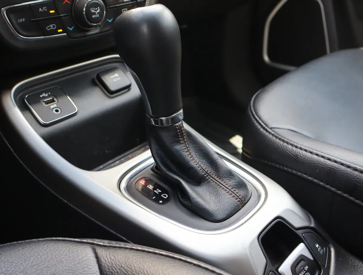 2021 Jeep Compass Latitude thumbnail 28