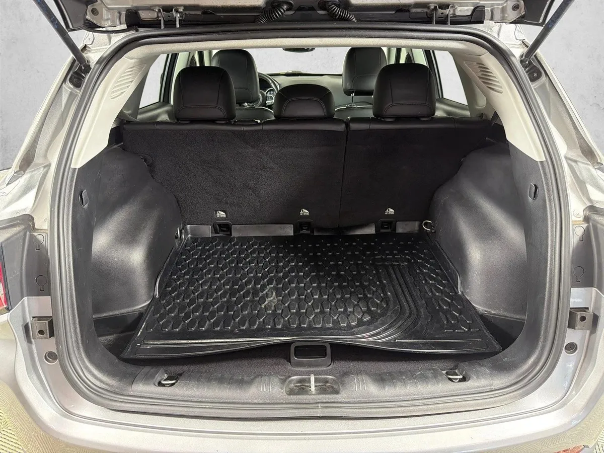 2021 Jeep Compass Latitude thumbnail 18