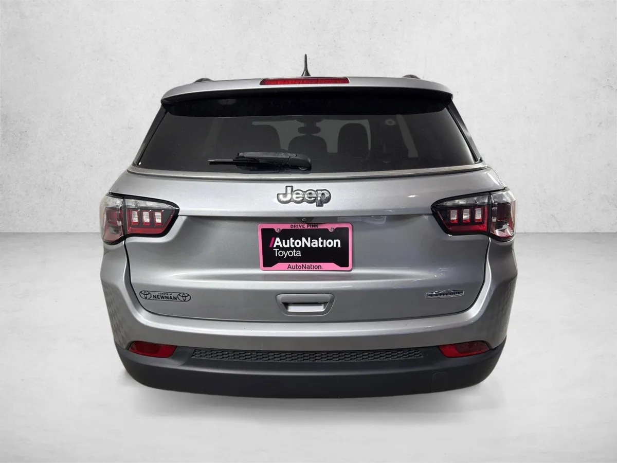 2021 Jeep Compass Latitude thumbnail 4