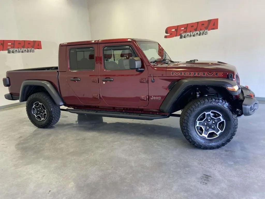 2021 Jeep Gladiator Mojave thumbnail 2