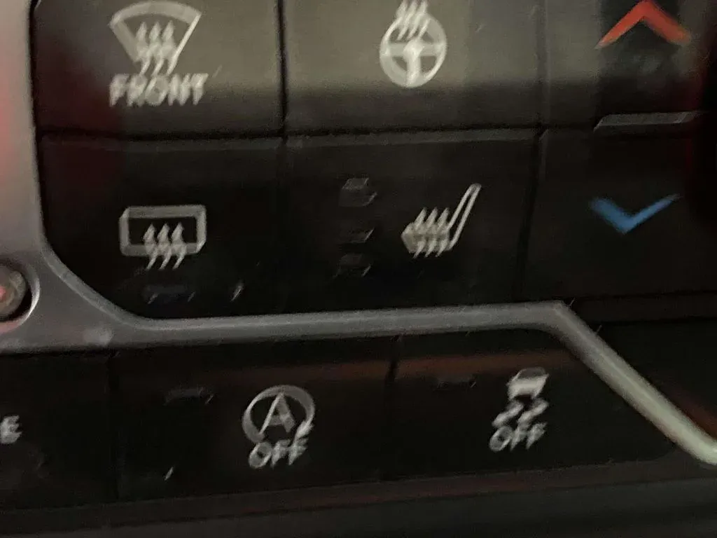 2021 Jeep Gladiator Mojave thumbnail 31