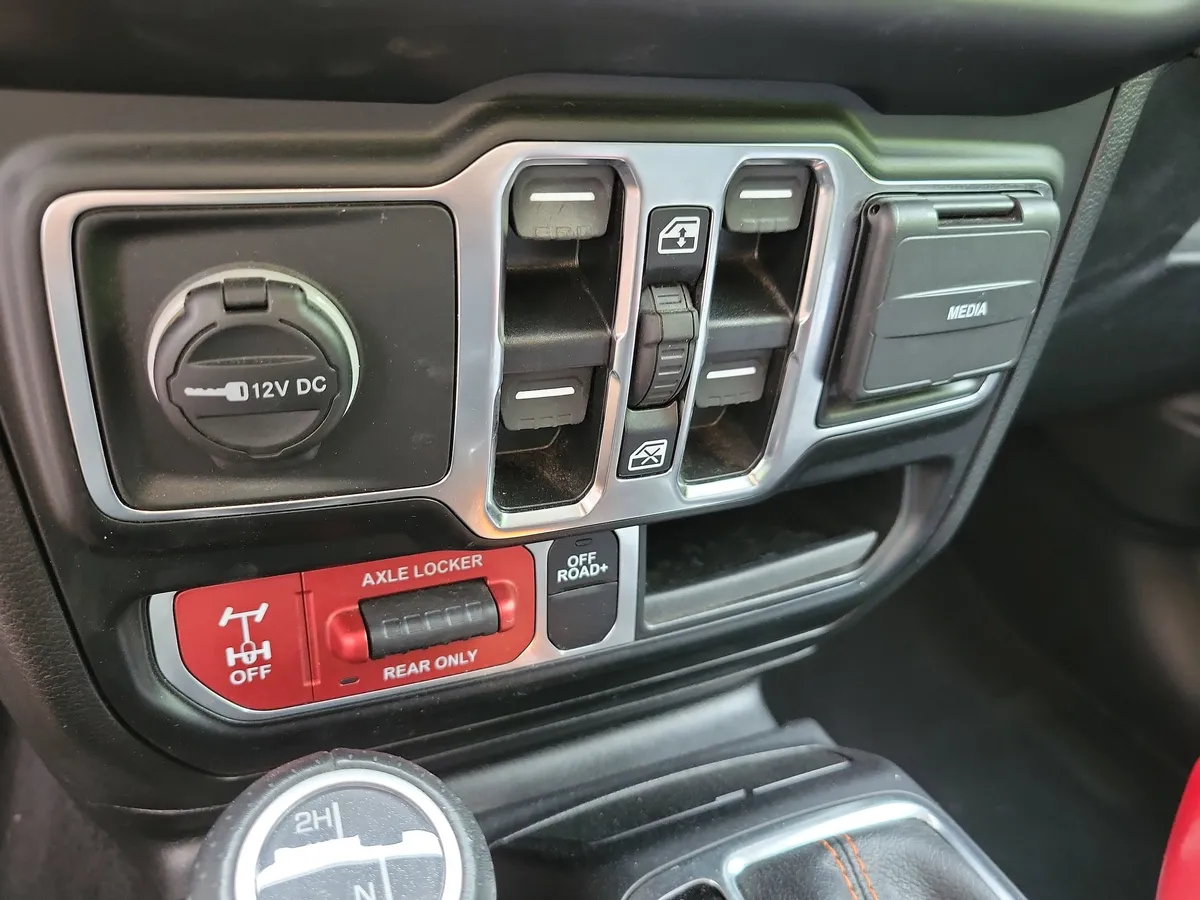 2021 Jeep Gladiator Mojave thumbnail 18