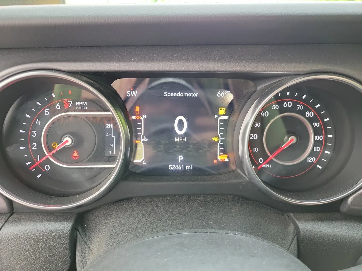 2021 Jeep Gladiator Mojave thumbnail 23
