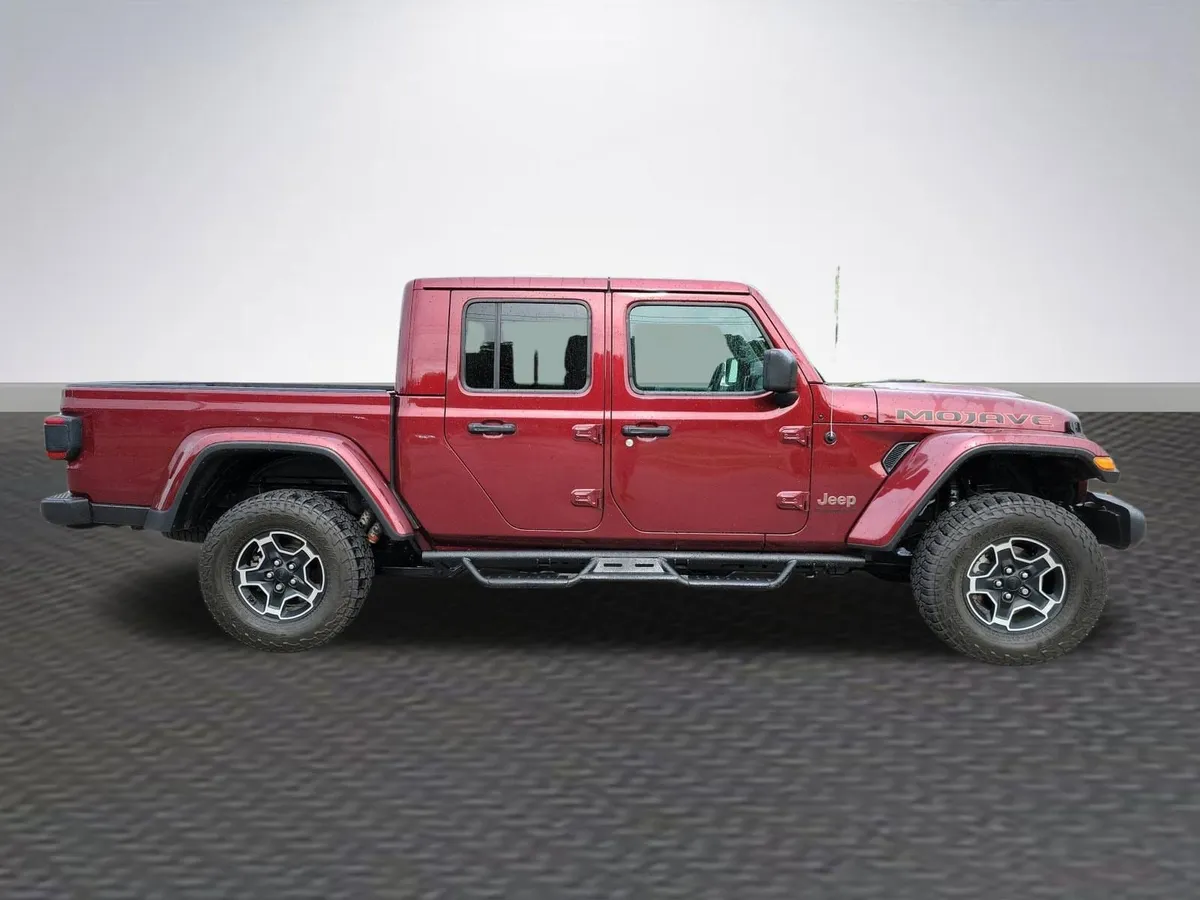 2021 Jeep Gladiator Mojave thumbnail 4