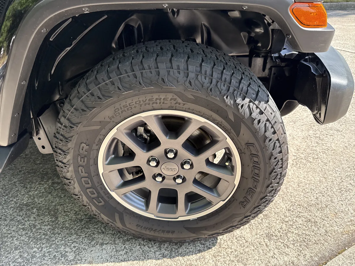 2021 Jeep Gladiator Overland thumbnail 14