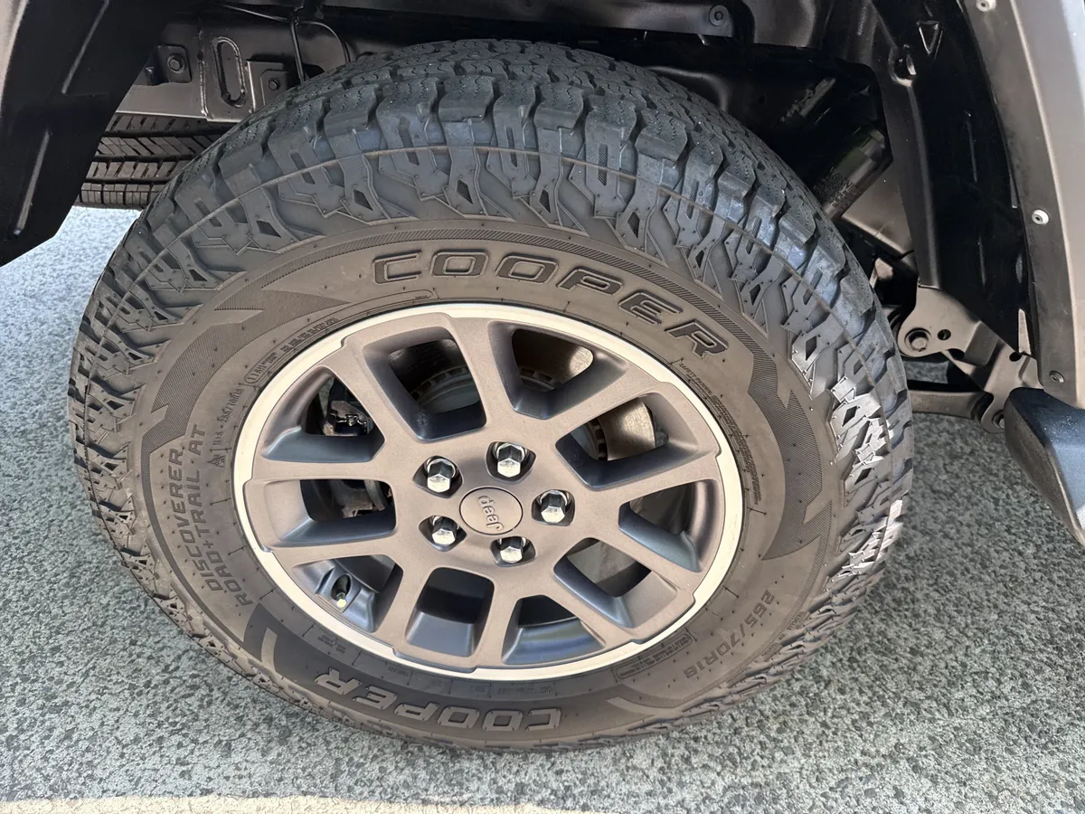 2021 Jeep Gladiator Overland thumbnail 19