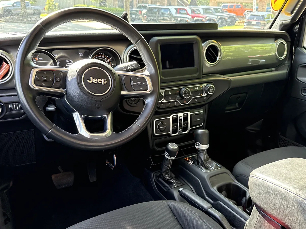 2021 Jeep Gladiator Overland thumbnail 23