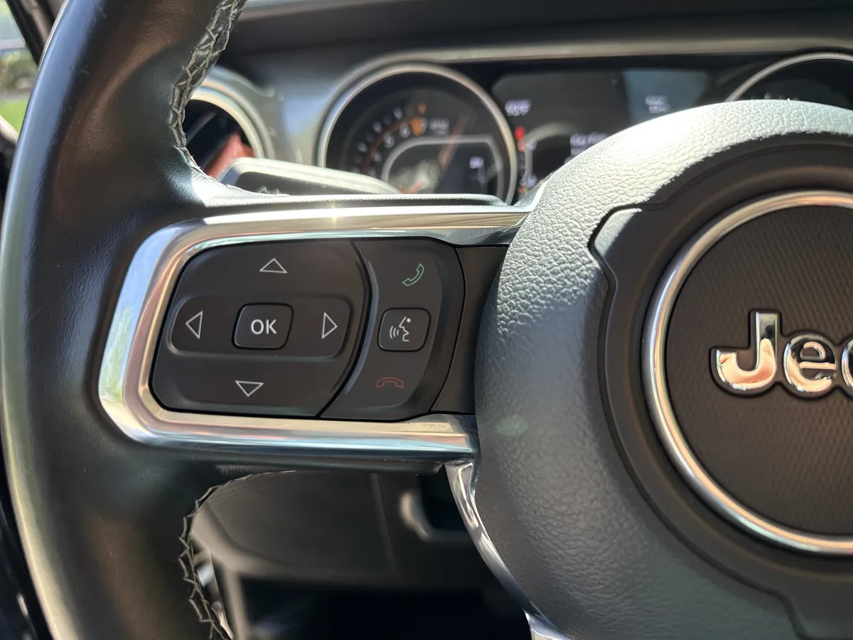 2021 Jeep Gladiator Overland thumbnail 25