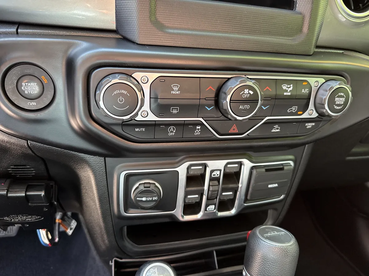 2021 Jeep Gladiator Overland thumbnail 29