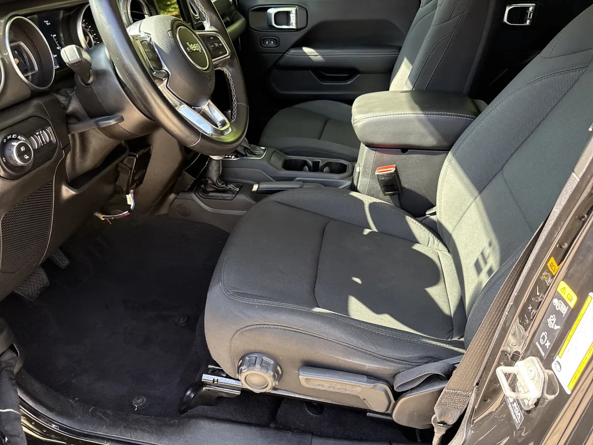 2021 Jeep Gladiator Overland thumbnail 9