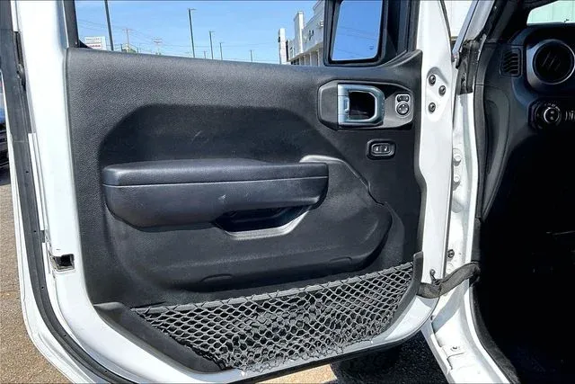 2021 Jeep Gladiator Sport thumbnail 17