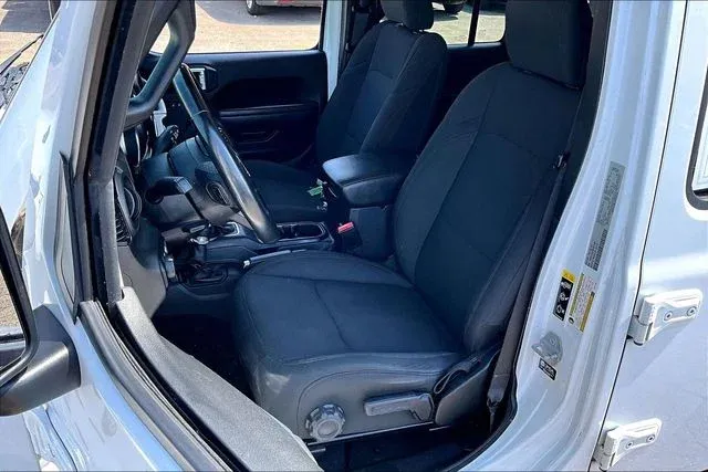 2021 Jeep Gladiator Sport thumbnail 18