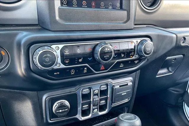 2021 Jeep Gladiator Sport thumbnail 23