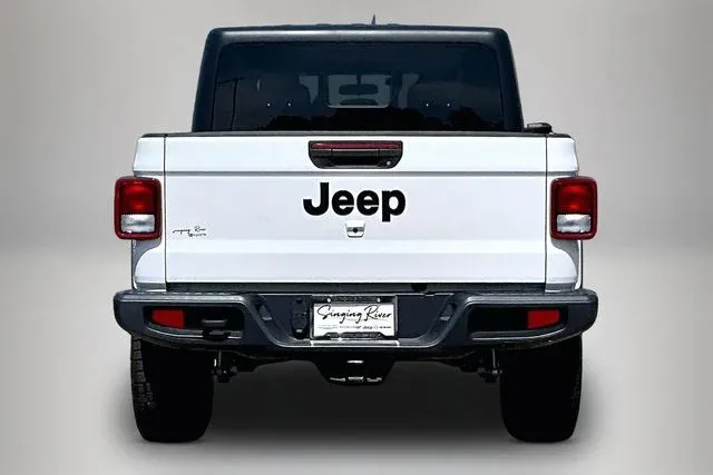 2021 Jeep Gladiator Sport thumbnail 6