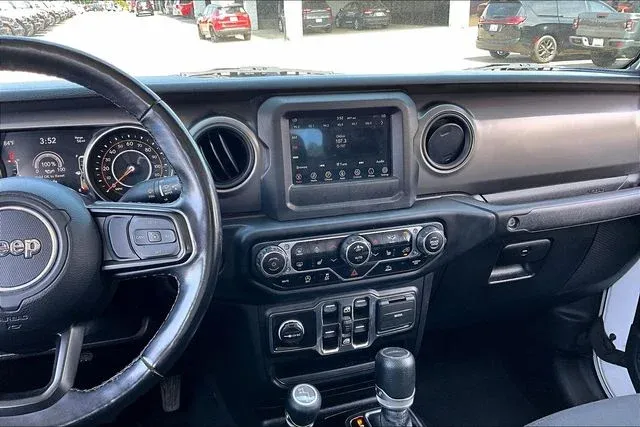 2021 Jeep Gladiator Sport thumbnail 9