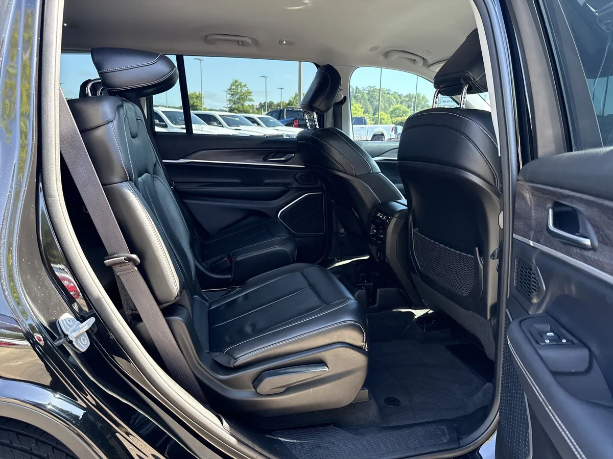 2021 Jeep Grand Cherokee L Limited thumbnail 16