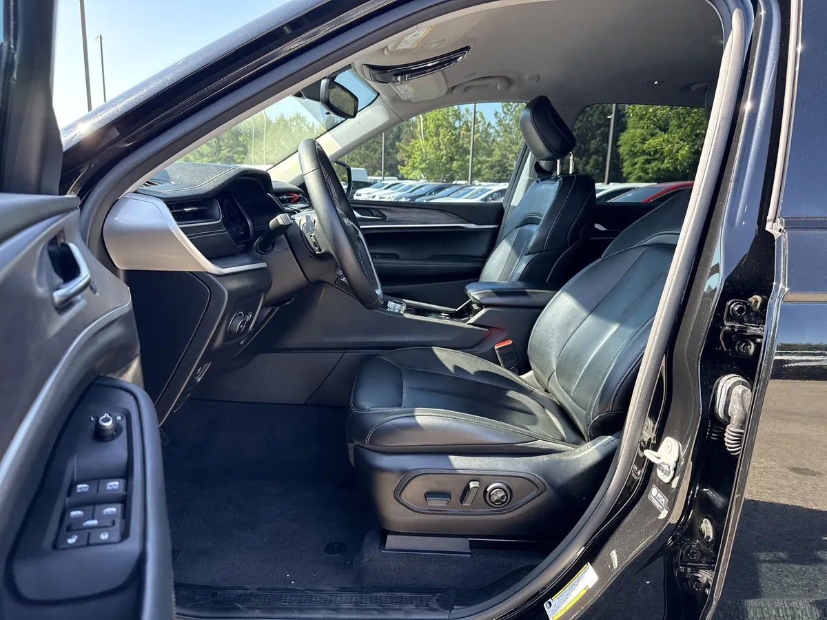 2021 Jeep Grand Cherokee L Limited thumbnail 9