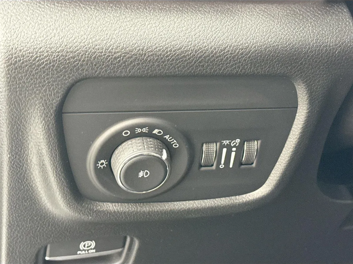 2021 Jeep Grand Cherokee L Limited thumbnail 16