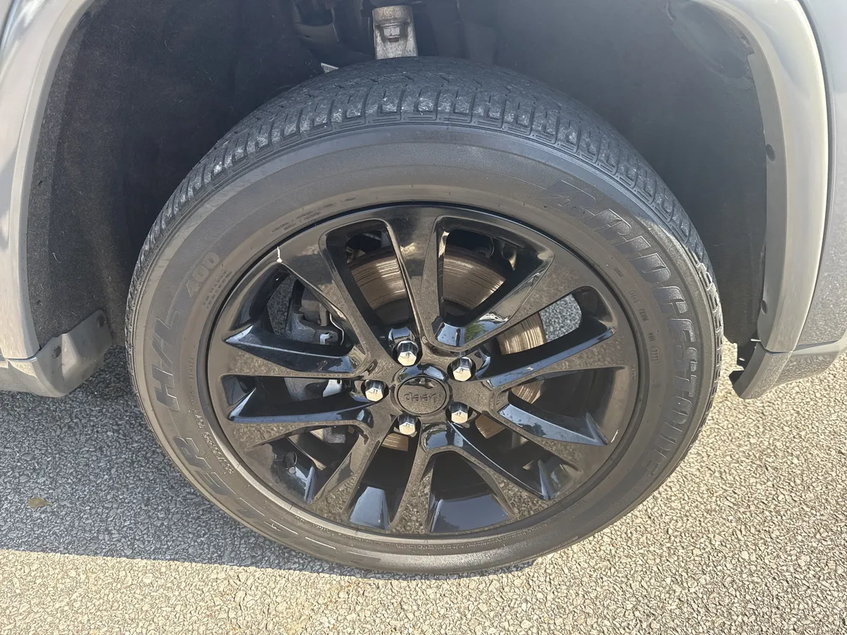 2021 Jeep Grand Cherokee Laredo X thumbnail 13