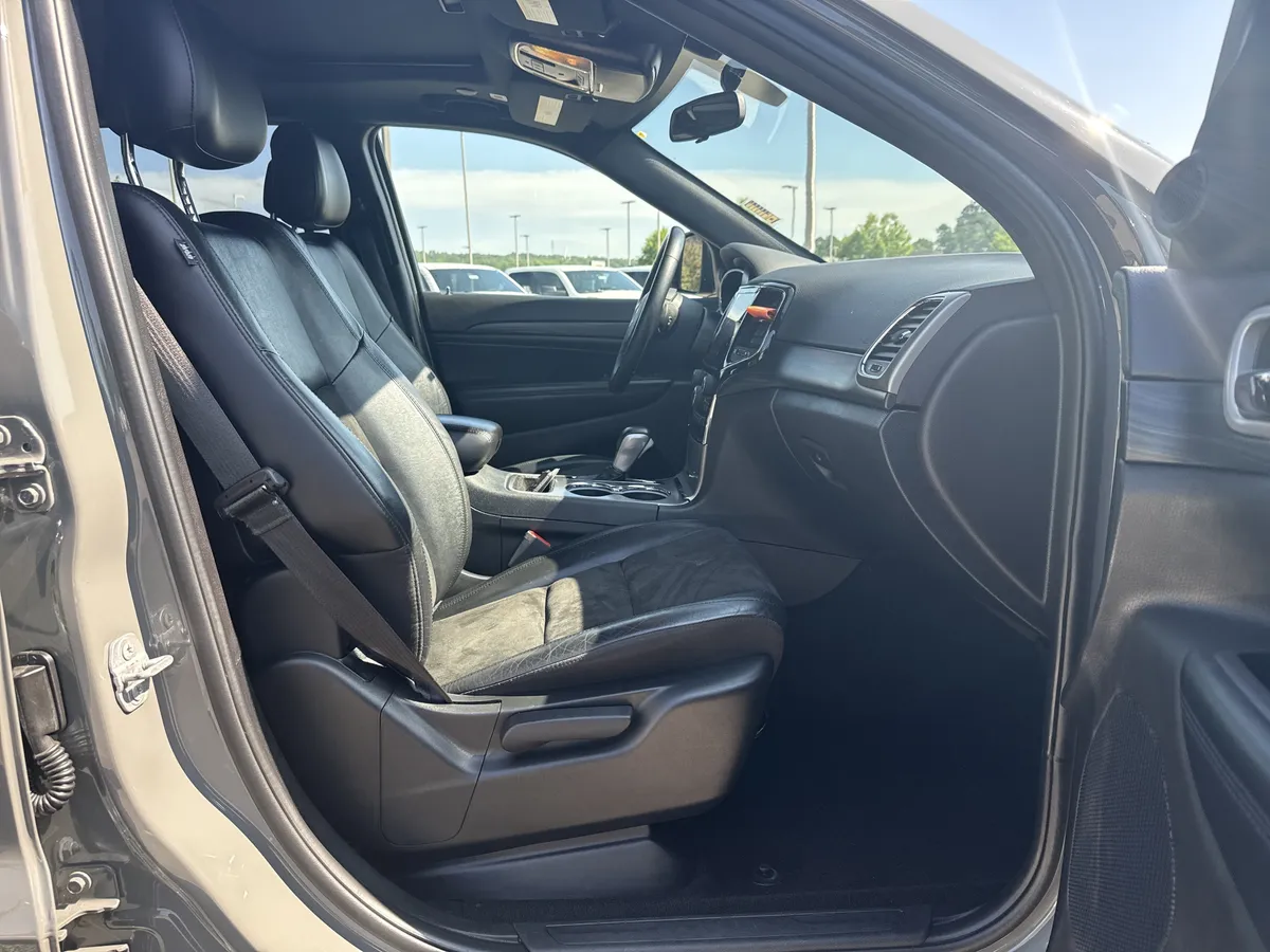 2021 Jeep Grand Cherokee Laredo X thumbnail 14