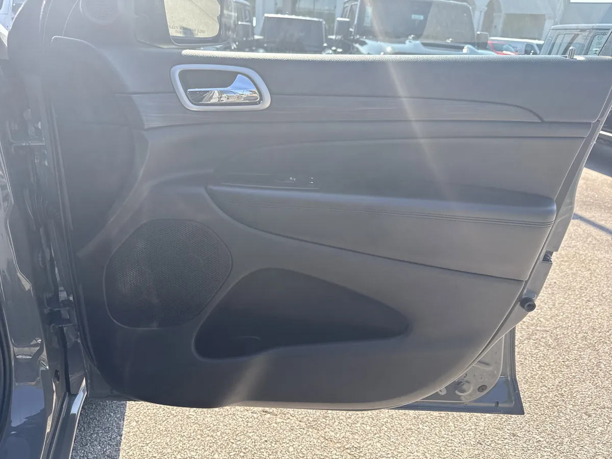 2021 Jeep Grand Cherokee Laredo X thumbnail 15