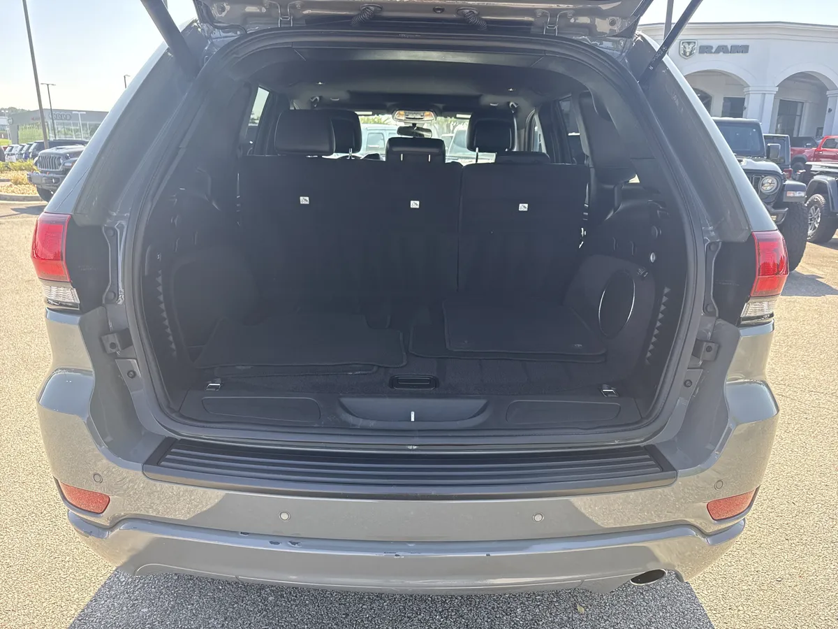 2021 Jeep Grand Cherokee Laredo X thumbnail 19