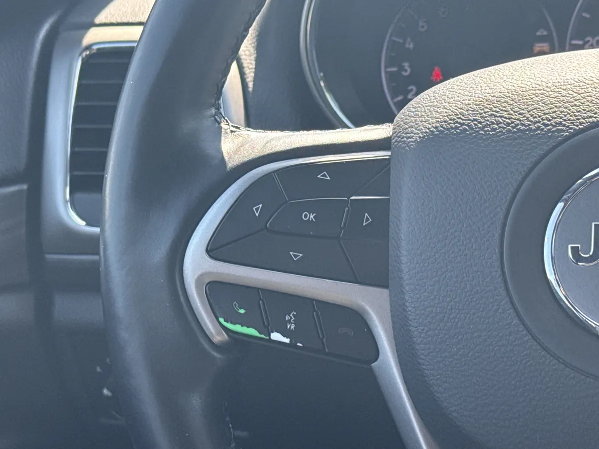 2021 Jeep Grand Cherokee Laredo X thumbnail 26
