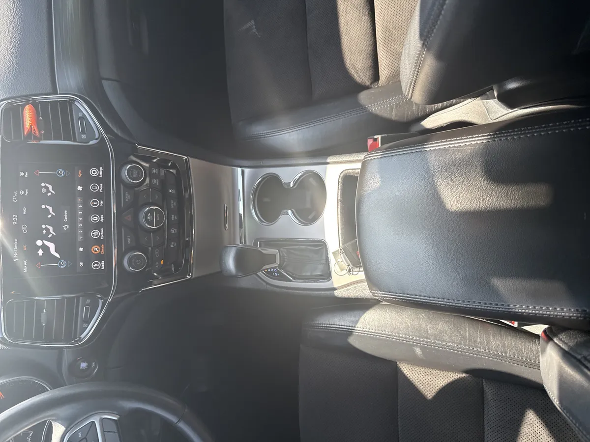 2021 Jeep Grand Cherokee Laredo X thumbnail 31