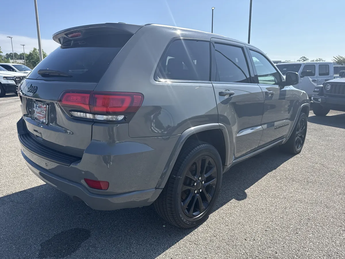 2021 Jeep Grand Cherokee Laredo X thumbnail 7