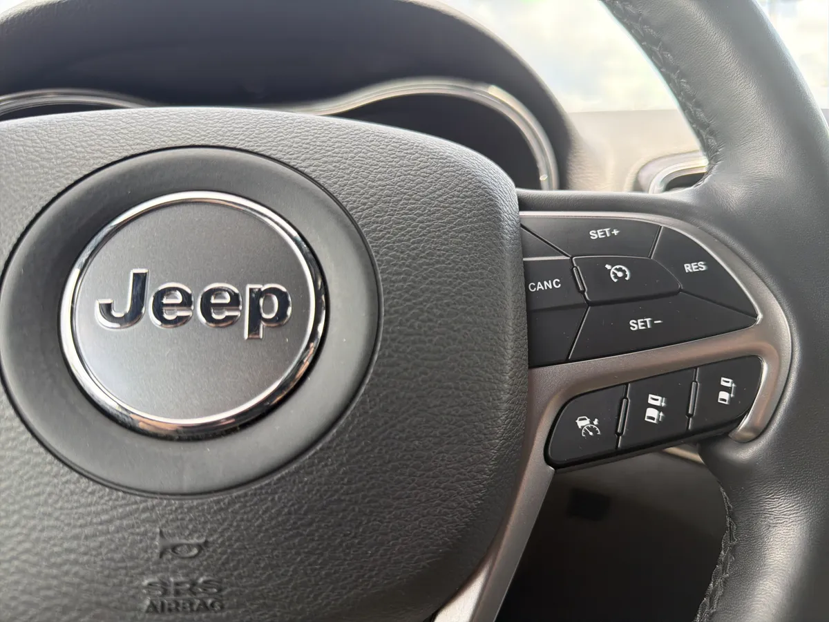 2021 Jeep Grand Cherokee Limited thumbnail 10
