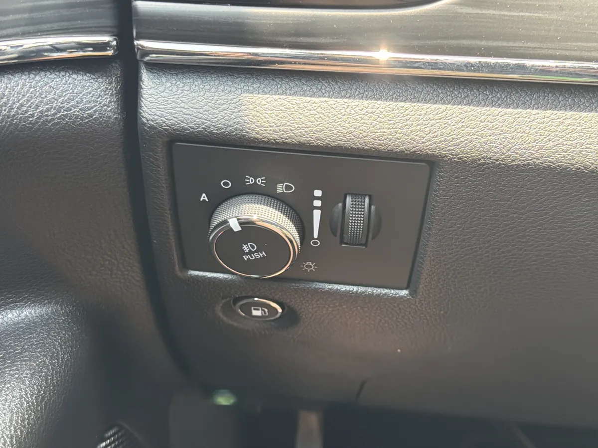 2021 Jeep Grand Cherokee Limited thumbnail 12