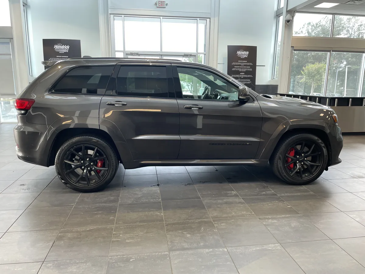 2021 Jeep Grand Cherokee SRT thumbnail 11