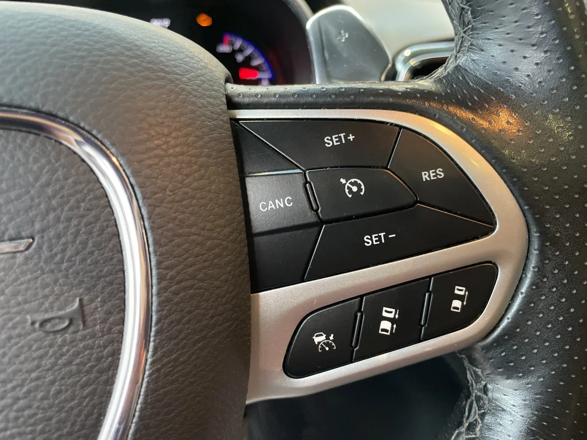 2021 Jeep Grand Cherokee SRT thumbnail 21
