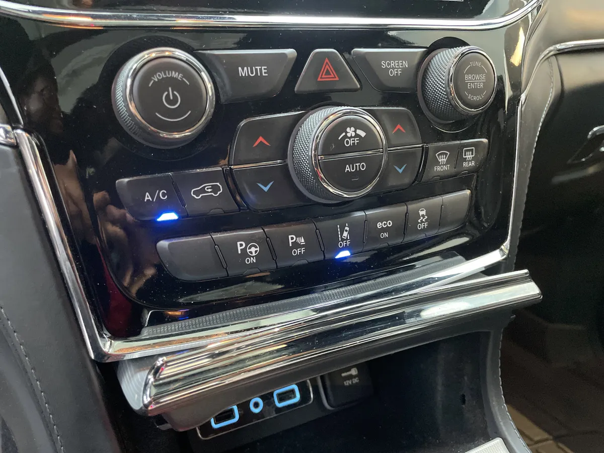 2021 Jeep Grand Cherokee SRT thumbnail 30