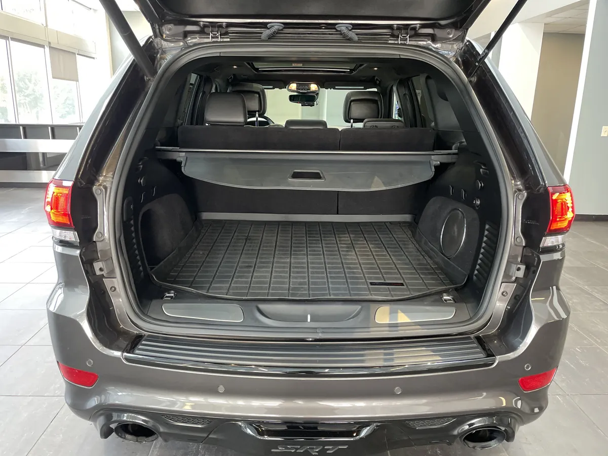 2021 Jeep Grand Cherokee SRT thumbnail 37