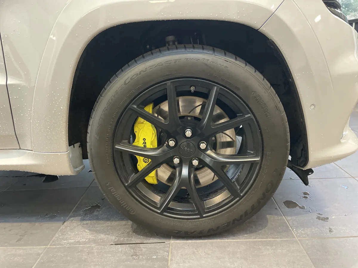 2021 Jeep Grand Cherokee Trackhawk thumbnail 11