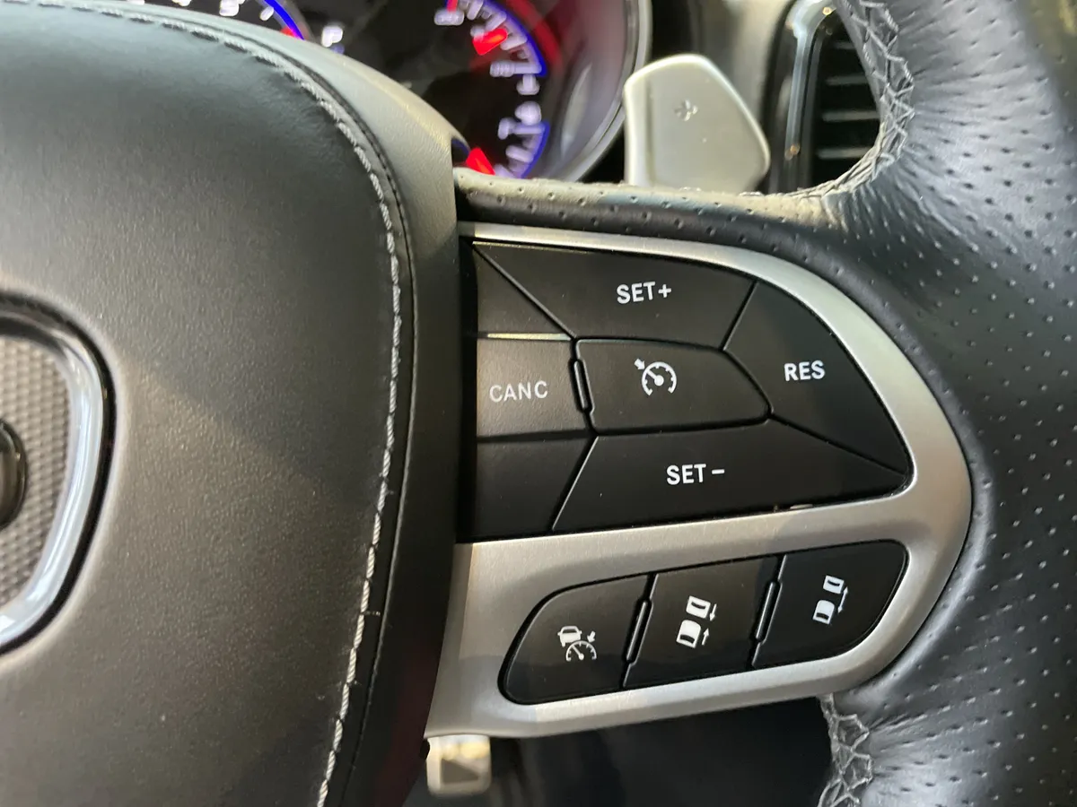 2021 Jeep Grand Cherokee Trackhawk thumbnail 21