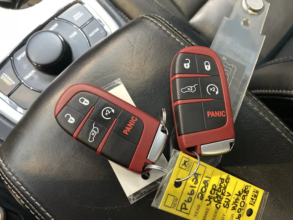 2021 Jeep Grand Cherokee Trackhawk thumbnail 46