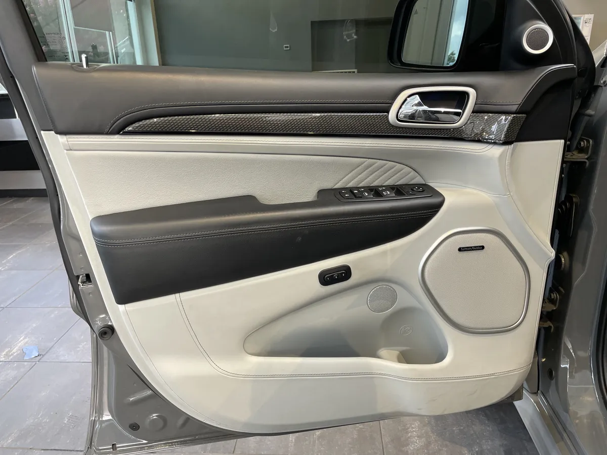 2021 Jeep Grand Cherokee Trackhawk thumbnail 15