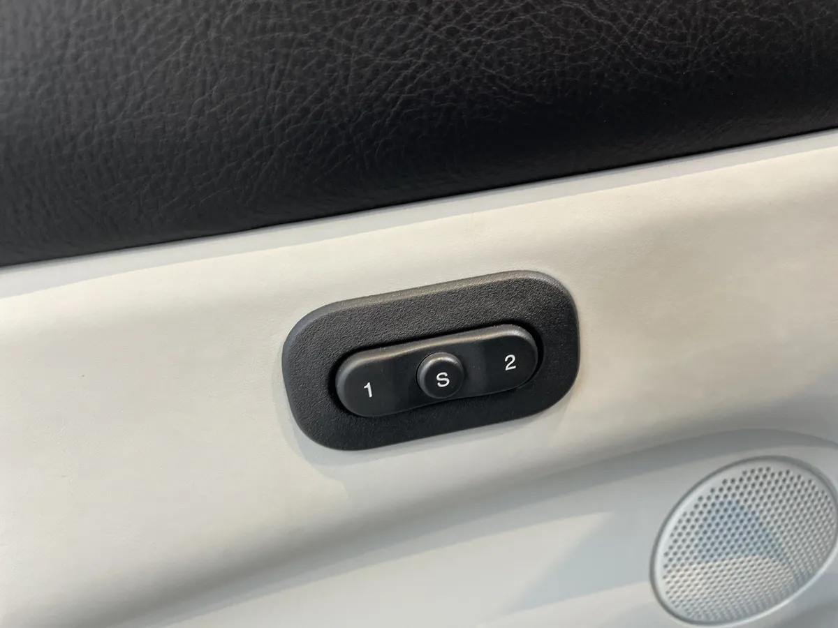 2021 Jeep Grand Cherokee Trackhawk thumbnail 18