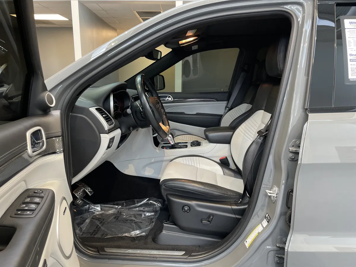 2021 Jeep Grand Cherokee Trackhawk thumbnail 19