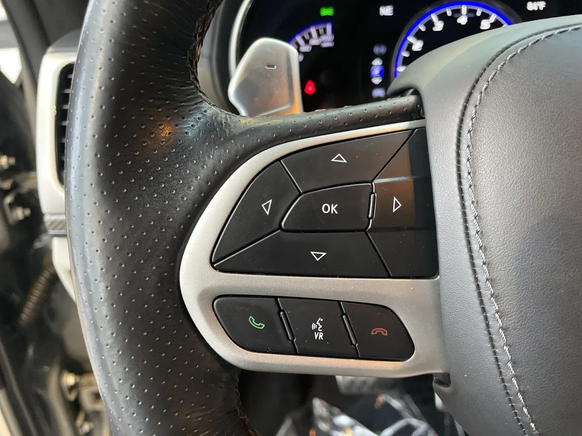 2021 Jeep Grand Cherokee Trackhawk thumbnail 22