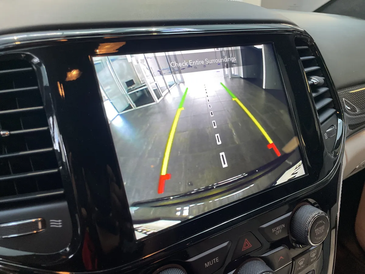 2021 Jeep Grand Cherokee Trackhawk thumbnail 30