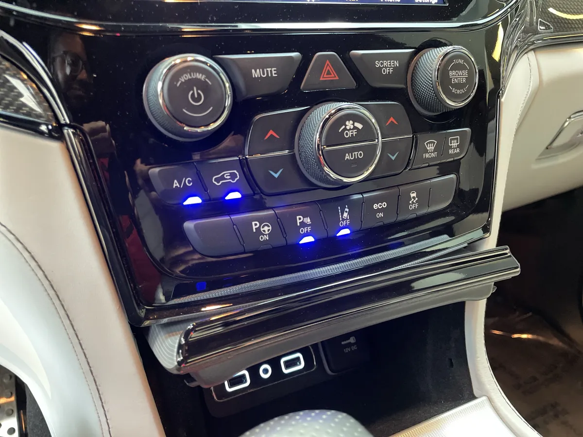 2021 Jeep Grand Cherokee Trackhawk thumbnail 31