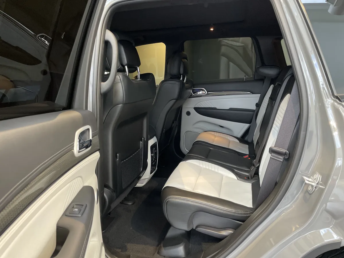 2021 Jeep Grand Cherokee Trackhawk thumbnail 36