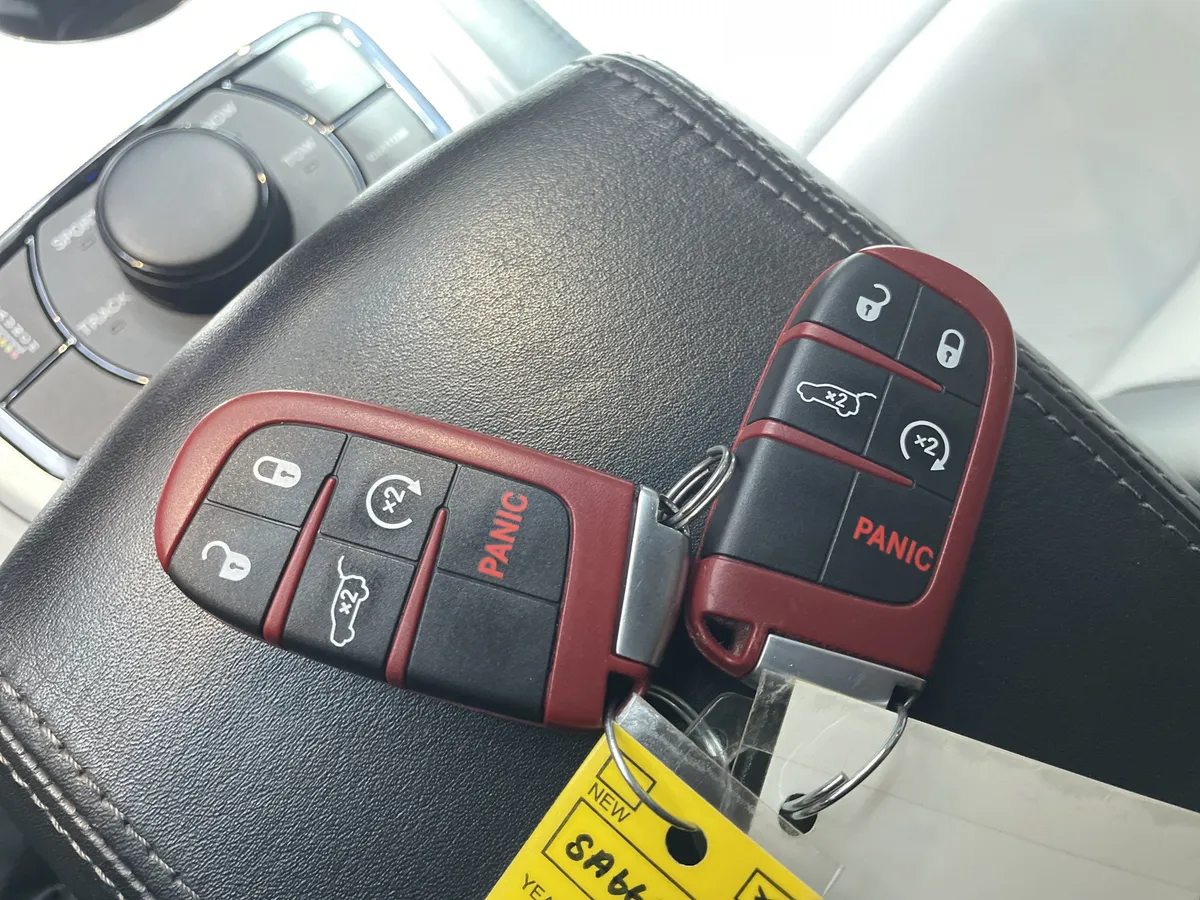 2021 Jeep Grand Cherokee Trackhawk thumbnail 46