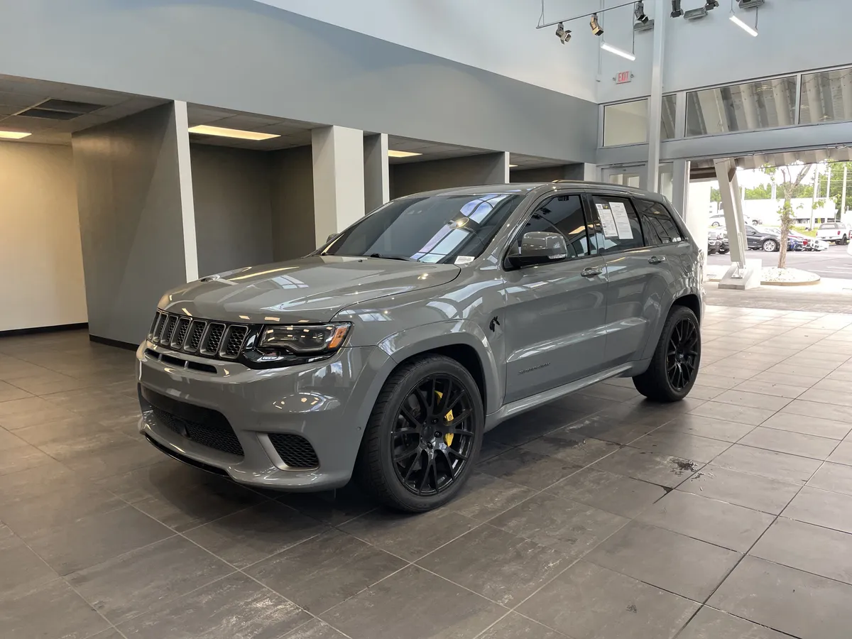 2021 Jeep Grand Cherokee Trackhawk thumbnail 5